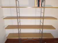 0: Estante de livros (bom estado)