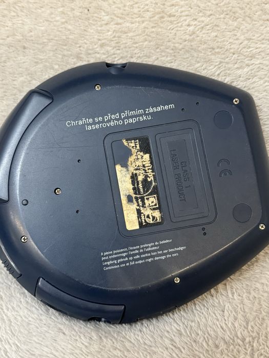 Робочий портативний MP3-CD-плеєр Philips EXP 220 Expanium