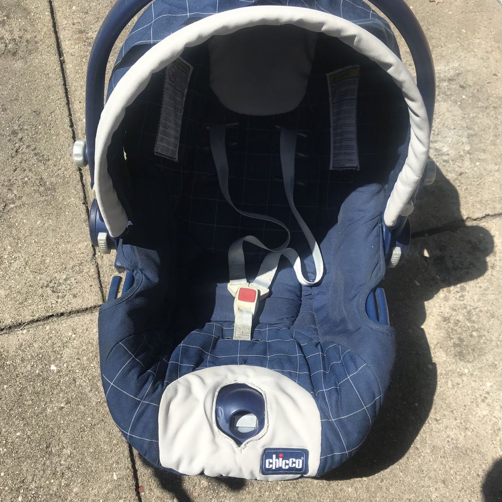 Carrinho de passeio com ovo