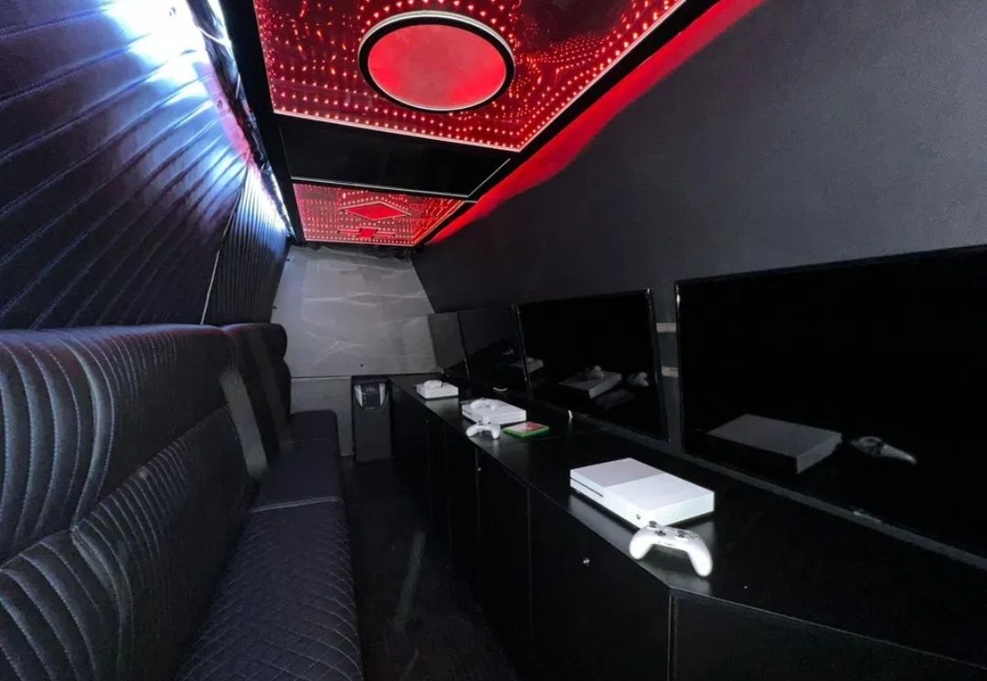 Nowa cena !Gotowy biznes, mobilne centrum rozrywki - Iveco Daily
