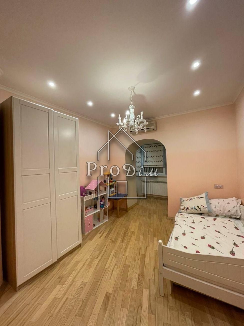 Продаж 4к квартири 210 м2 вул.Тарасівська, Центр, Царський будинок