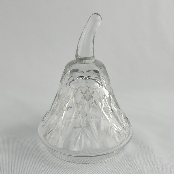 Bomboneira / Caixa em forma de pera, cristal lapidado e relevado