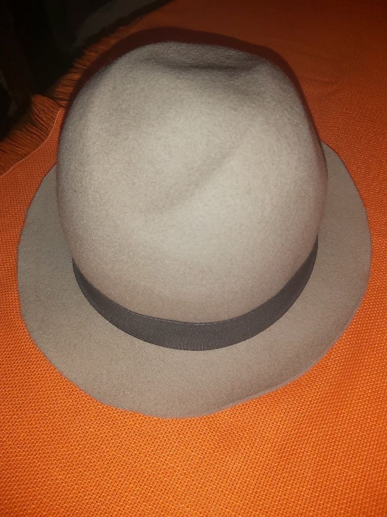Śliczny kapelusz 60 cm