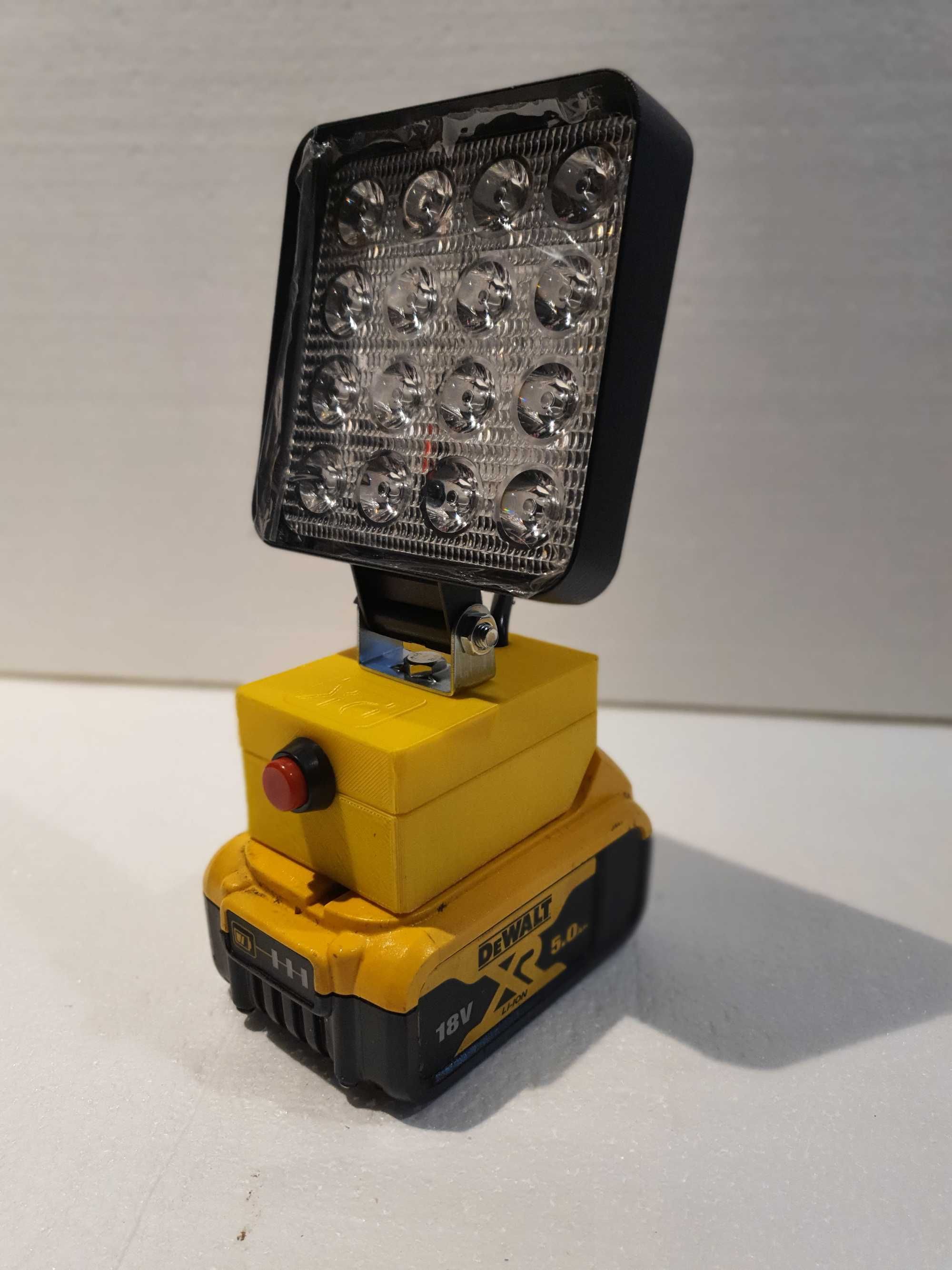Lampa z adapterem do baterii DeWalt 18V HALOGEN