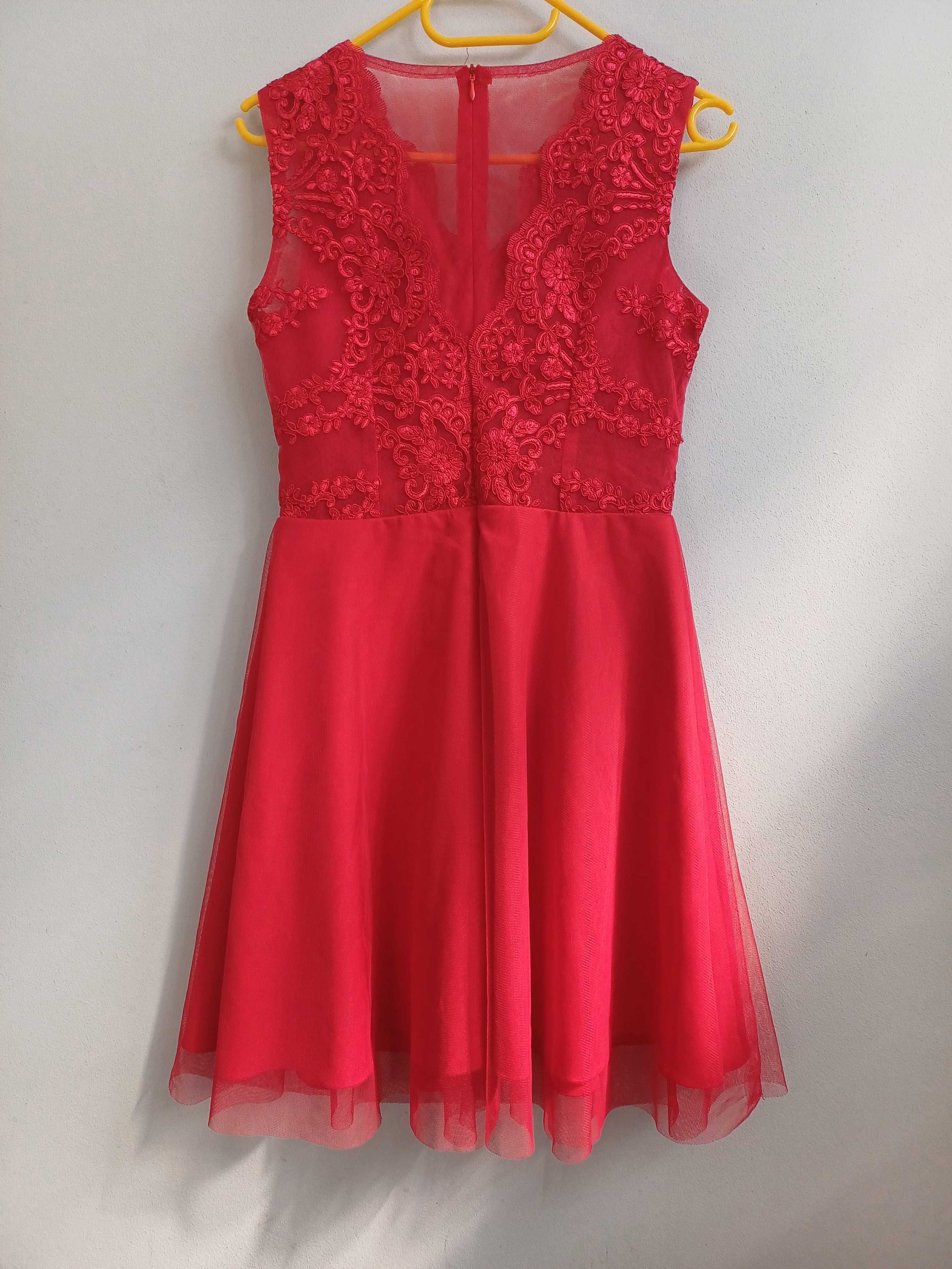 Sukienka czerwona z tiulem na przyjęcie, wesele, chrzciny itd r. S/M