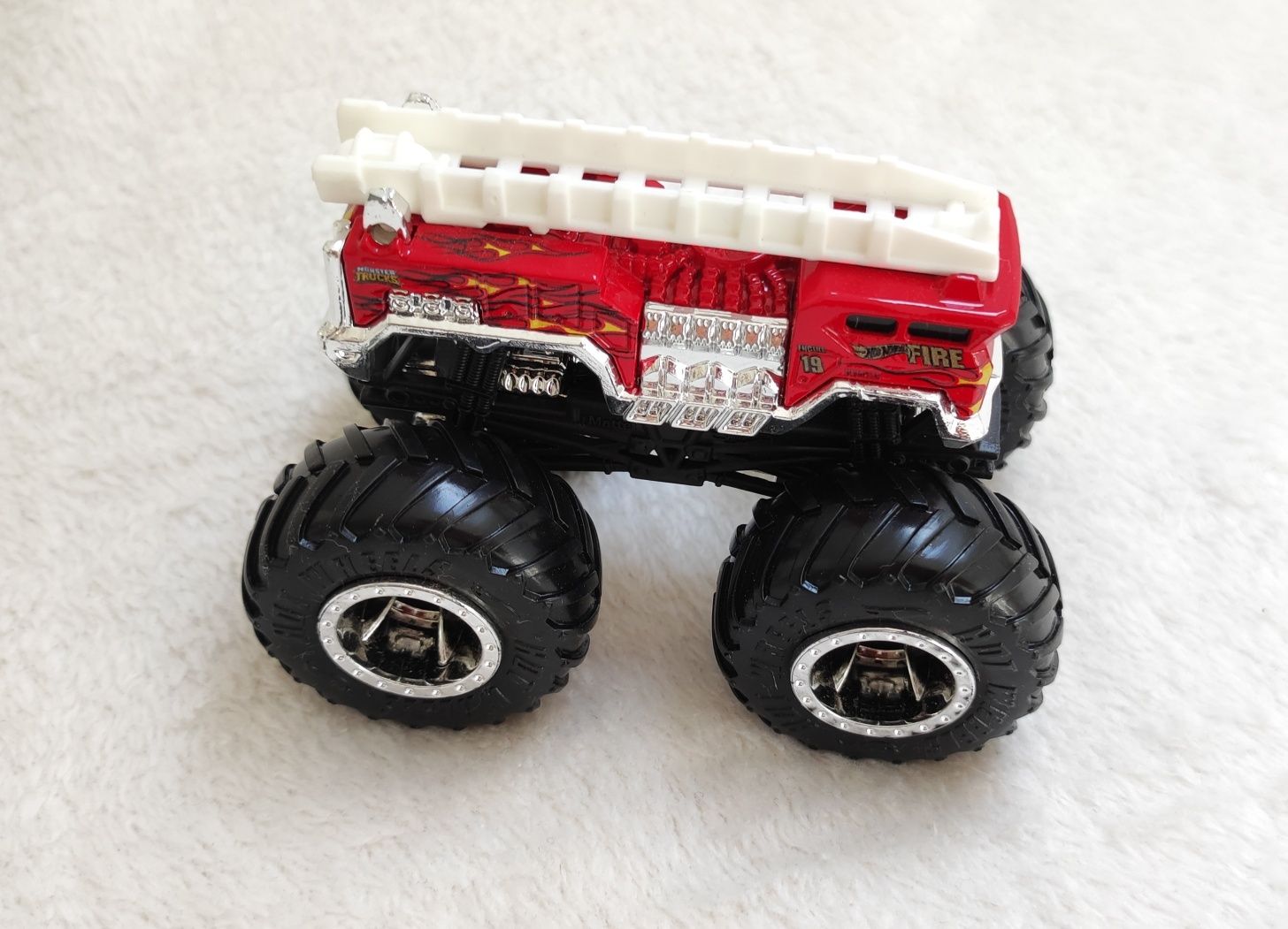 Hot Wheels Monster Trucks Ogniste starcie GYL12