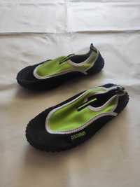 Zielone czarne grube buty do wody dla dzieci