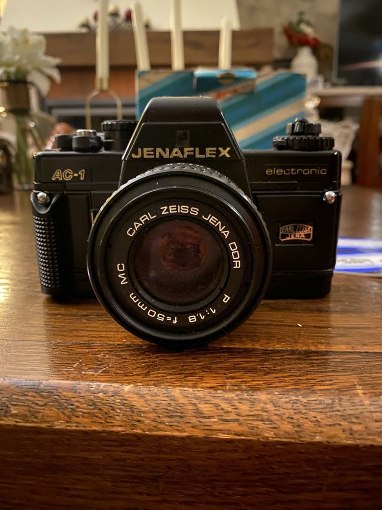 Máquina Fotográfica Jenaflex AC-1 Electectronic lentes Carl Zeiss