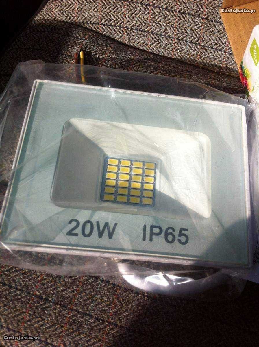 Projectores de Leds 20w p/ interior ou exterior IP65