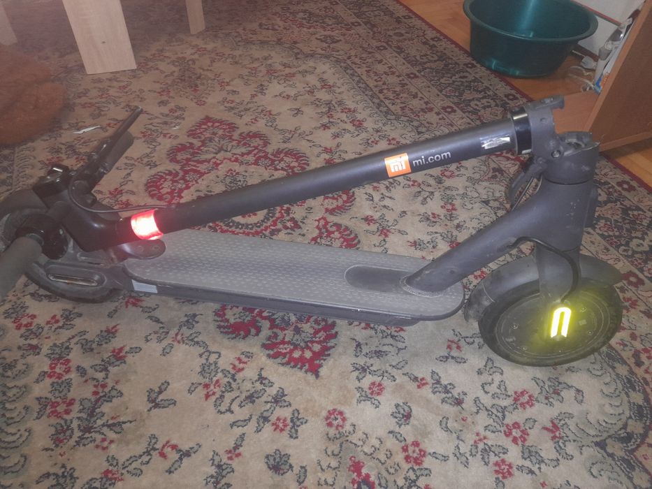 Електросамокат xiaomi essential