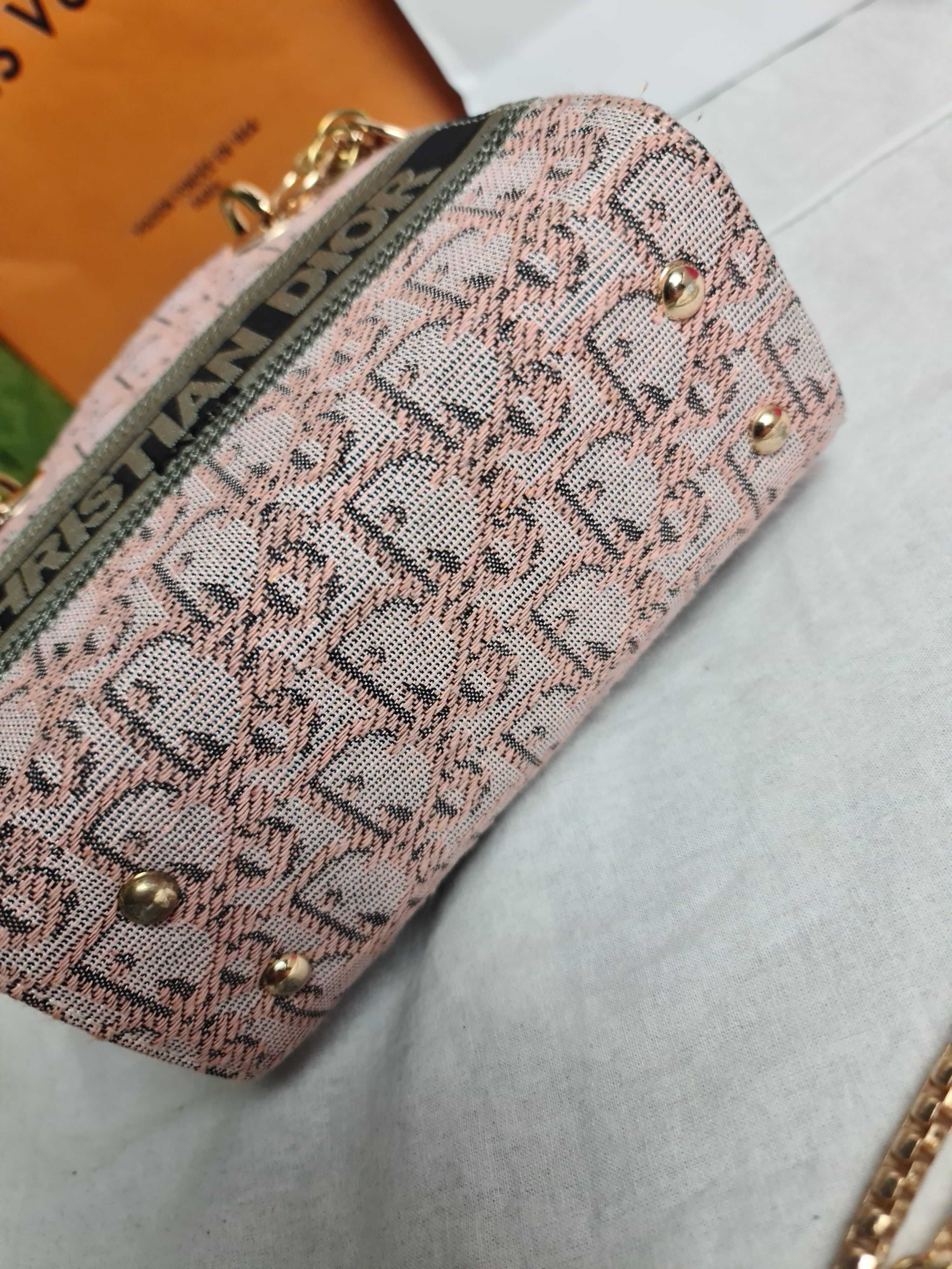 Torba Christian Dior kuferek koszyczek listonoszka roz monogram