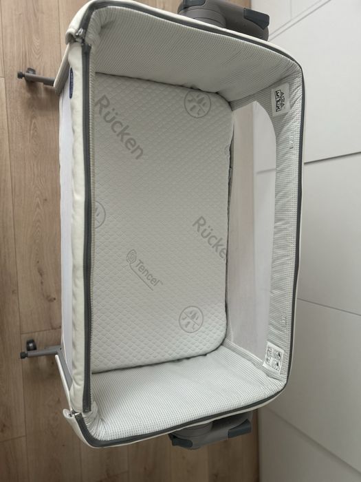 Łóżeczko Chicco Next2Me Magic z materacem rucken chico
