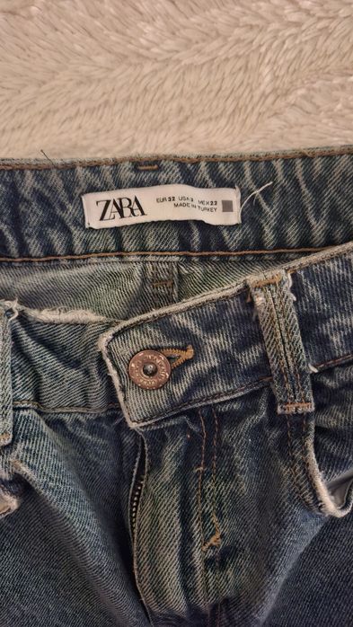Майже нові джинси від Зара