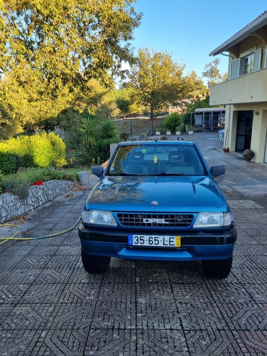 Opel Frontera 2.3