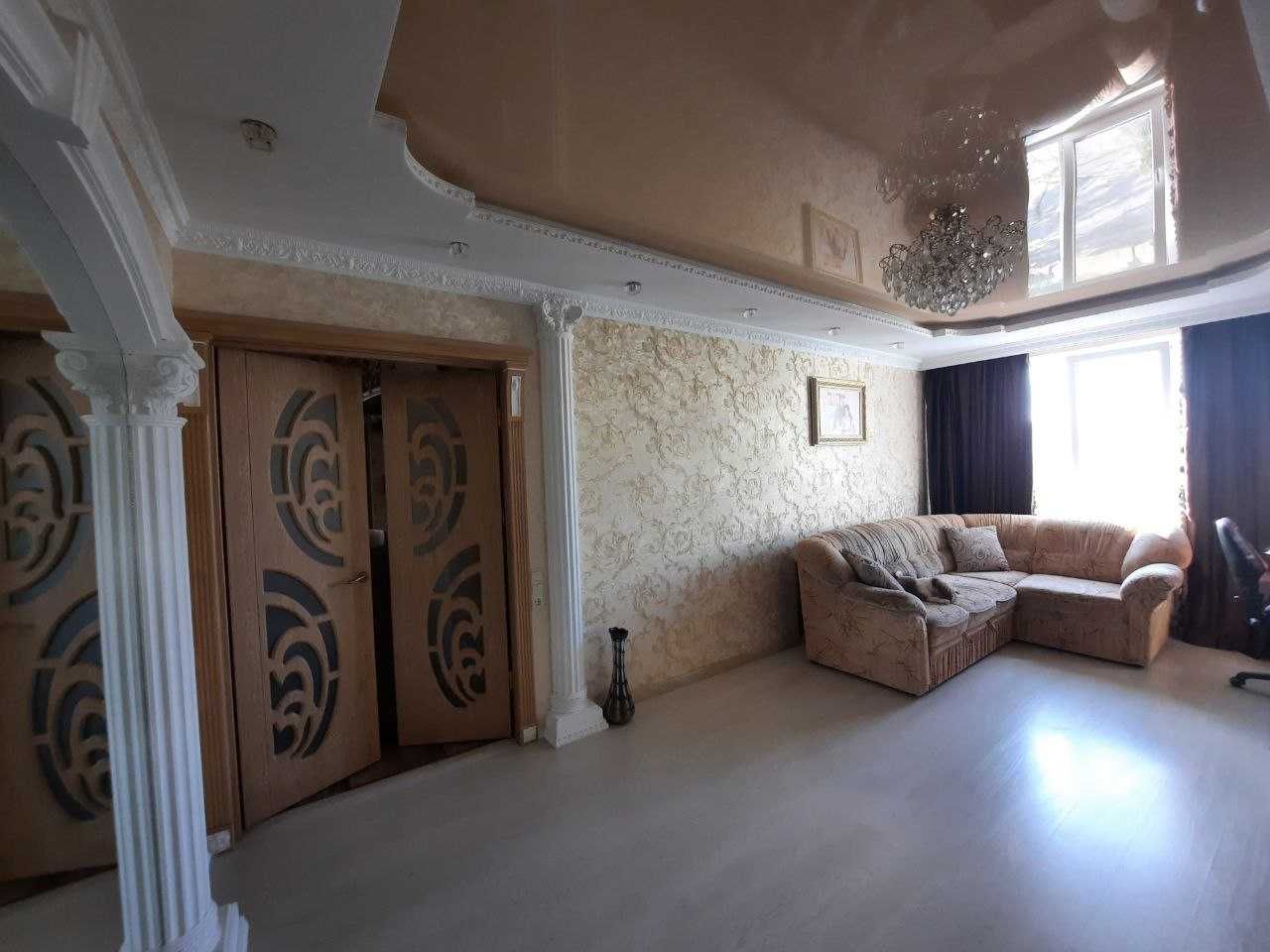 Продам свою  3ком.квартиру. метро Салтовское 3 мин. Пески.522м/р