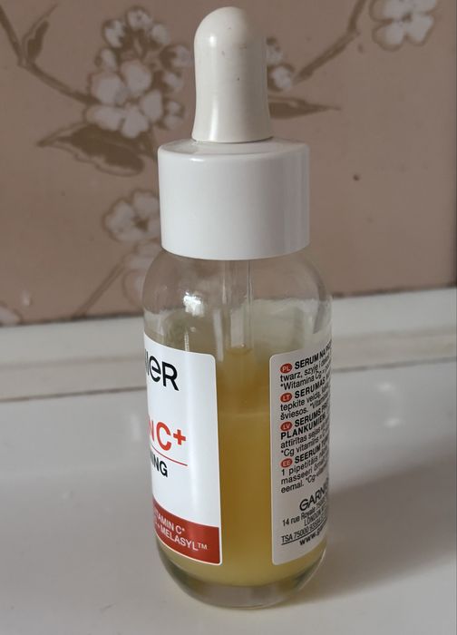 Serum do twarzy z witaminą c garnier
