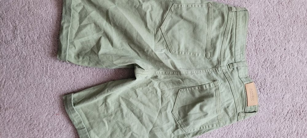 Oliwkowe spodenki 33 Amisu