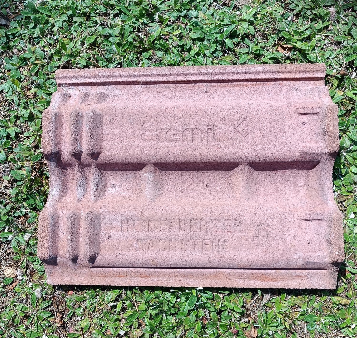 Dachówka betonowa czerwona