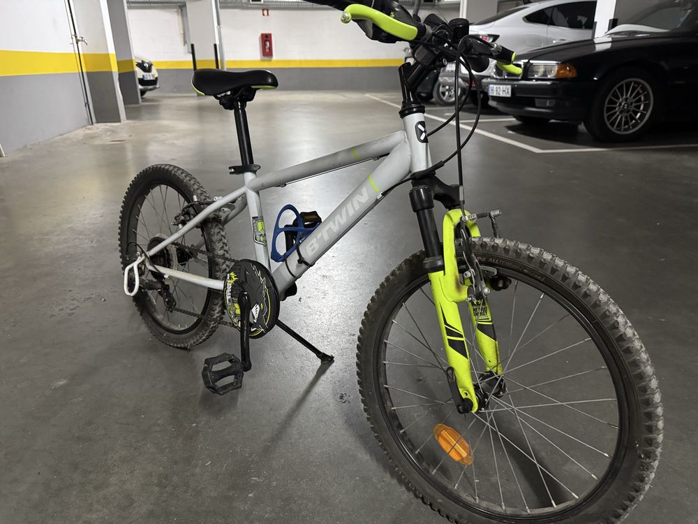 Bicicleta crinaca 6-12anos roda 20, btwin com suspensao como nova