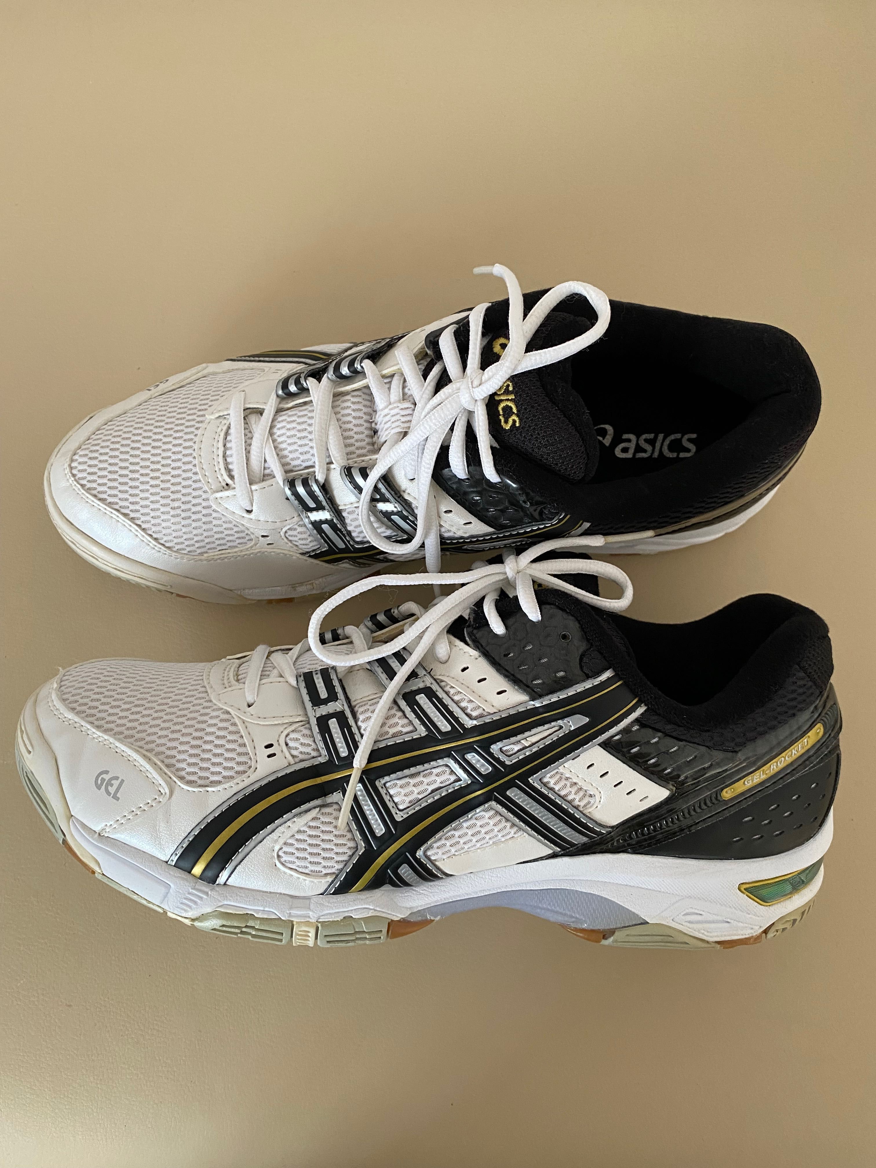 Чоловічі кросівки ASICS.