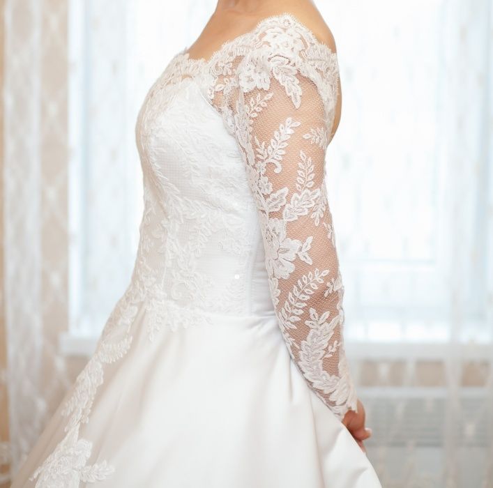 Весільна сукня біла