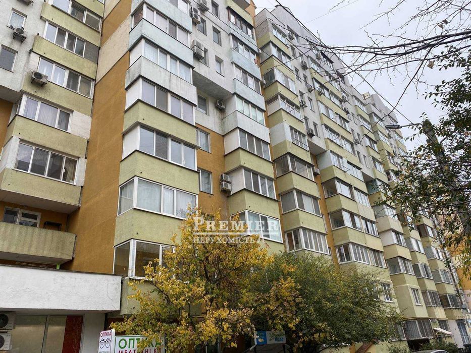 продам трихкімнатну квартиру 94 кв.м на Ак. Сахарова