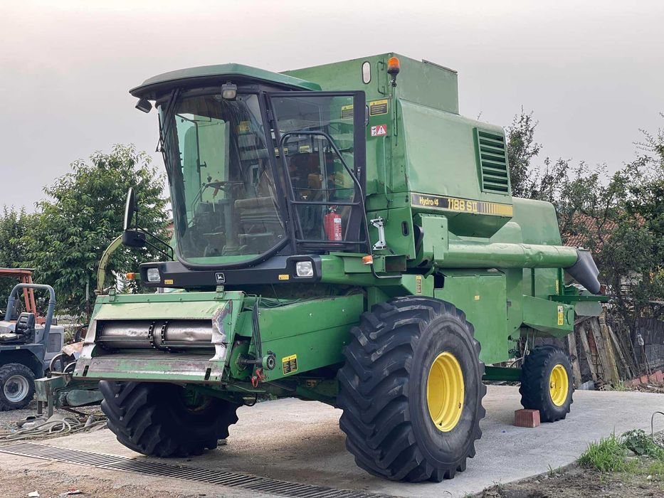 Kombajn Zbożowy John Deere 1188 Hydro 4 + Przyżąd Żniwny do Rzepaku