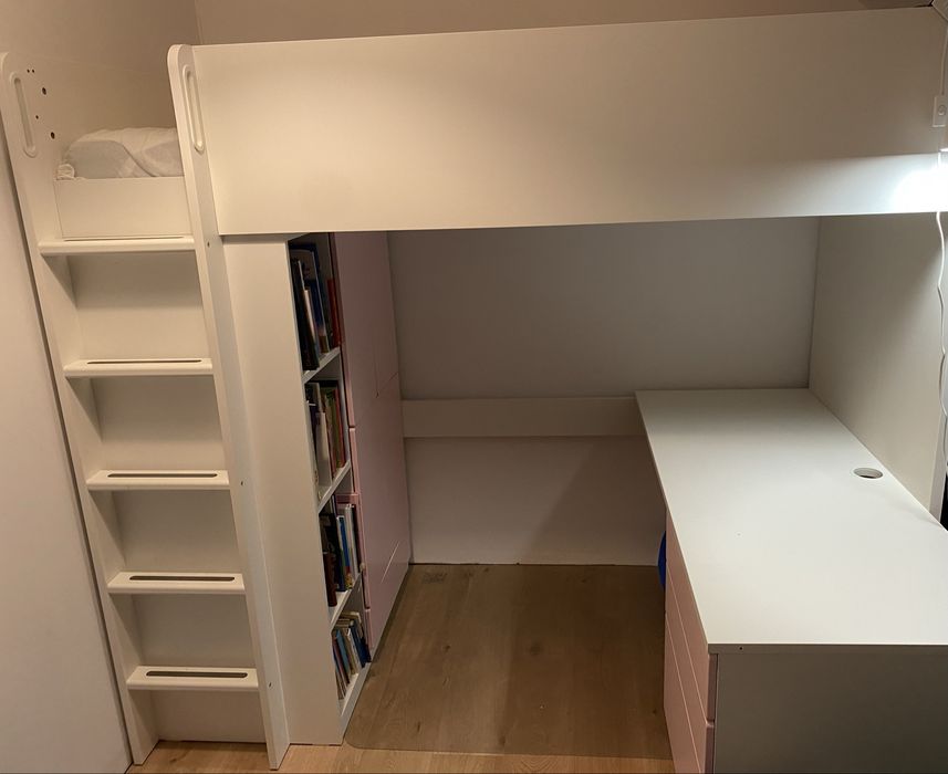 Lóżko piętrowe IKEA SMASTAD z różowymi frontami