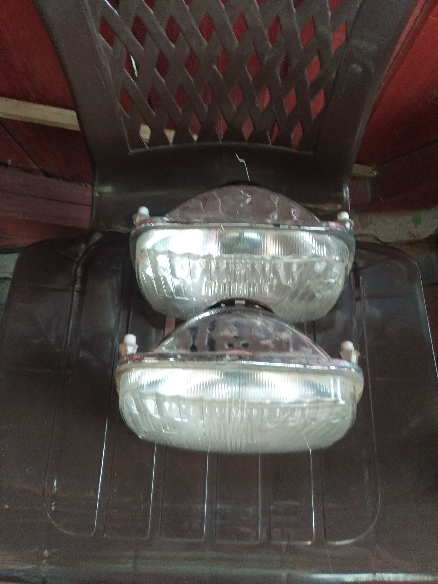 Przednie lampy 126p (maluch)