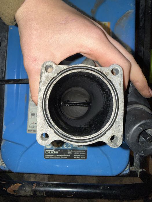 Дроссельная заслонка v638 2.3TD