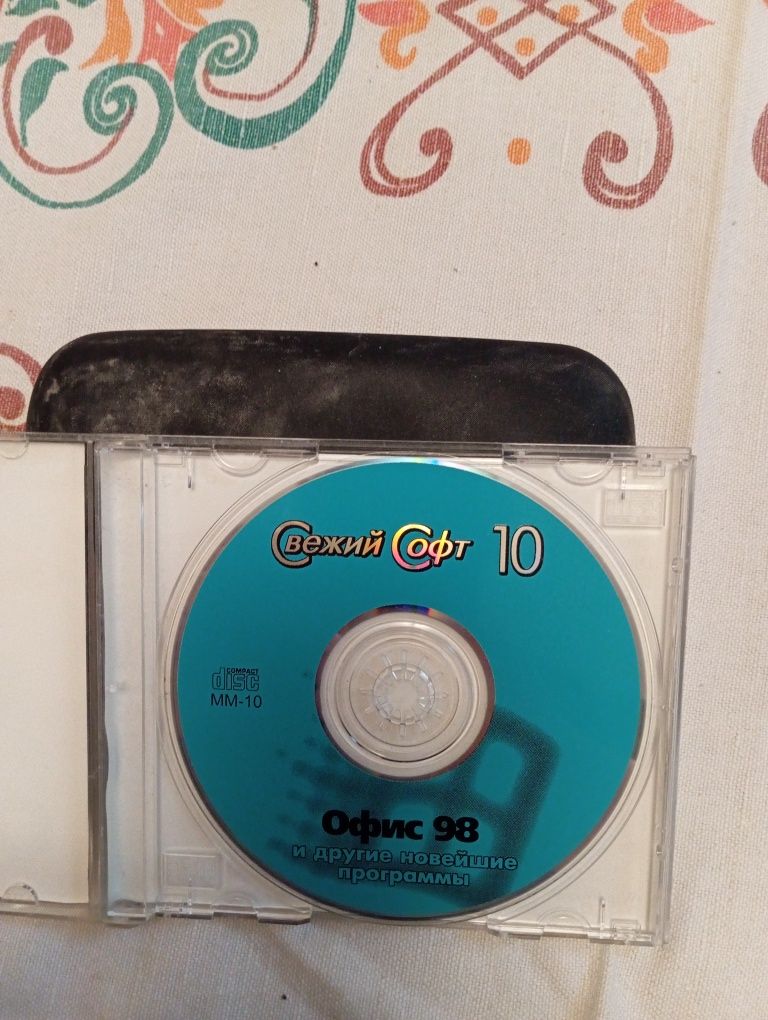 Windows 98 Oficer Rus/UK 1997