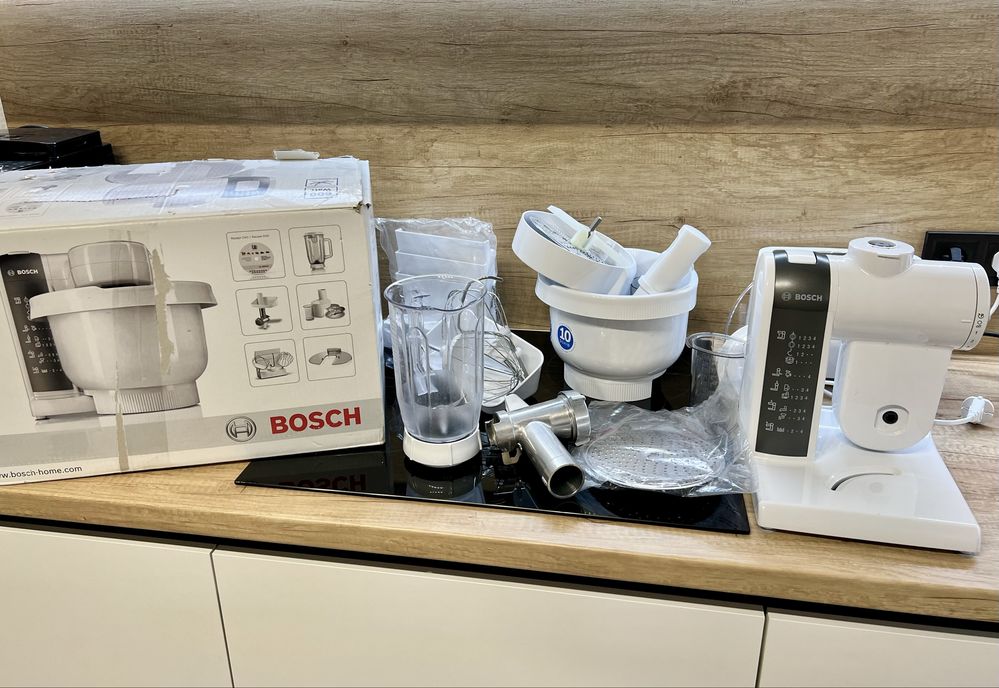 Універсальний кухонний комбайн Bosch MUM4855