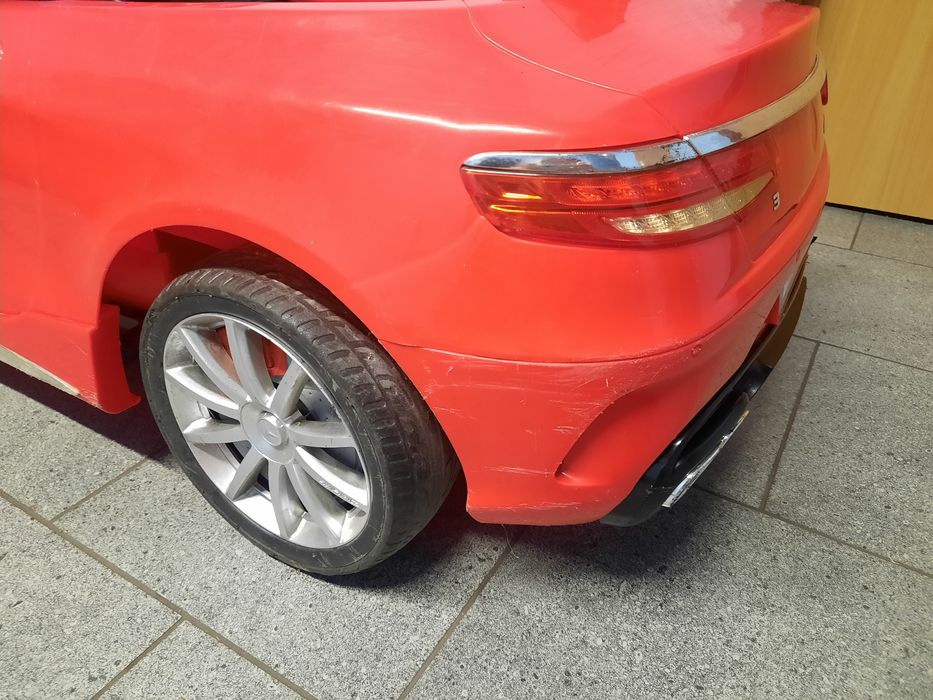 Samochód Mercedes dla dzieci na akumulator