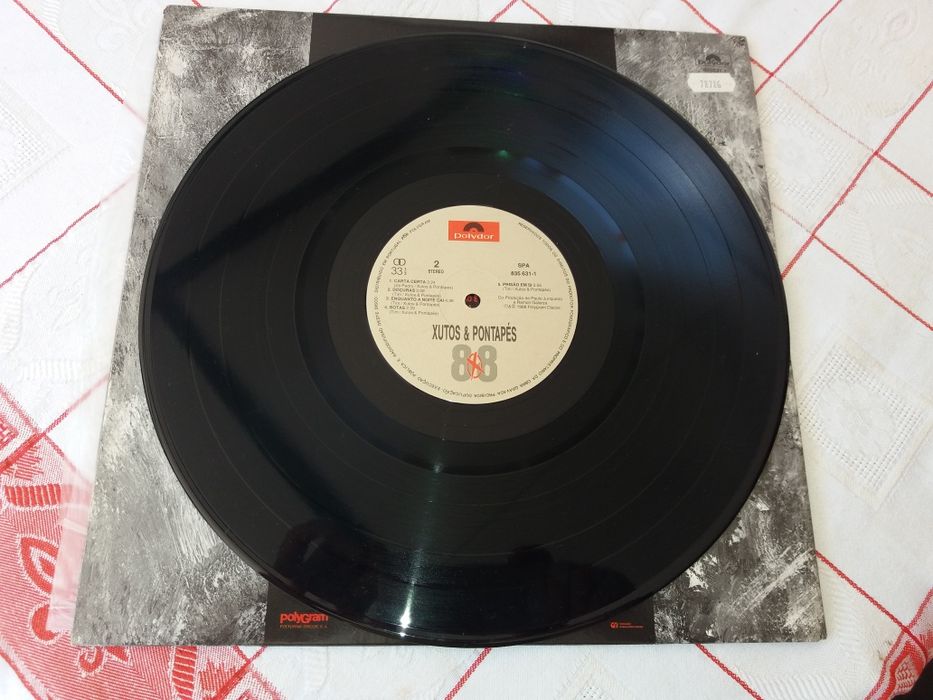 Álbum Chutos e pontapés