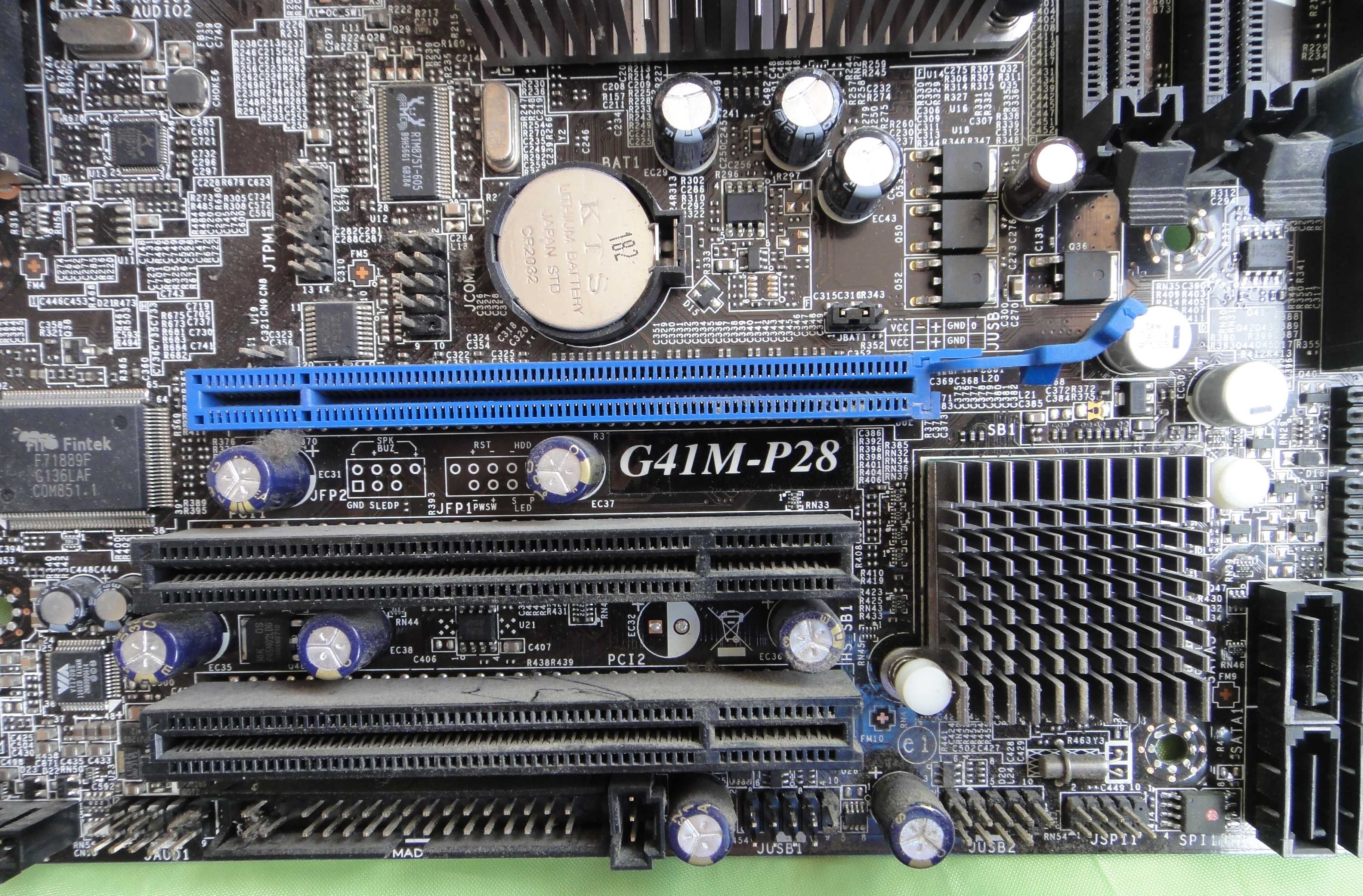 Материнка MSI G41M-P28 с процессором.