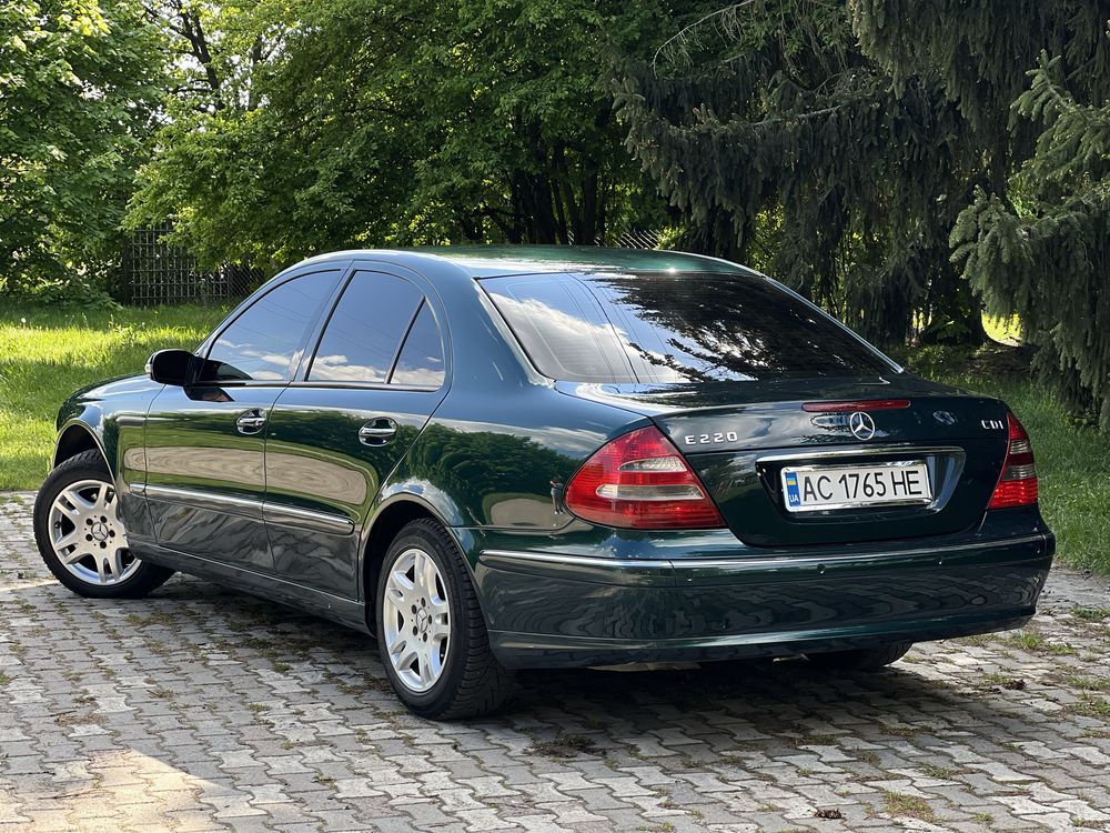 Mercedes-Benz e211