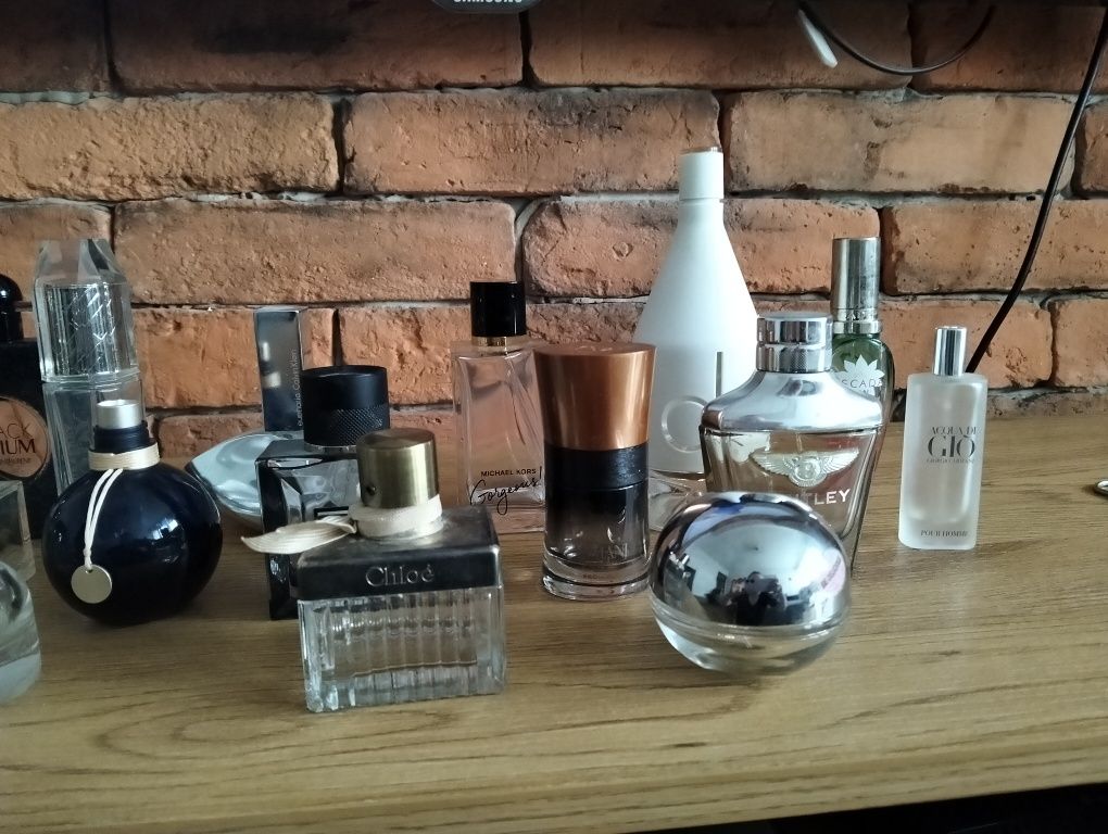Puste flakony po perfumach