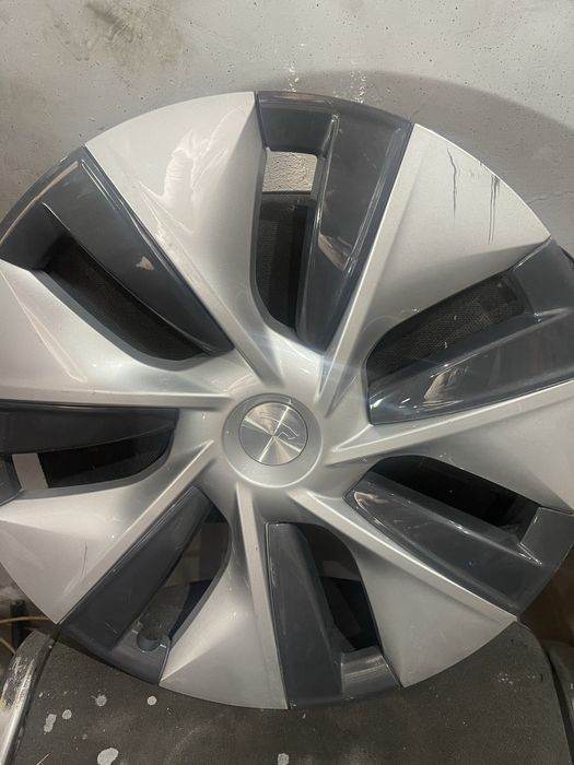Ковпаки Tesla modelY