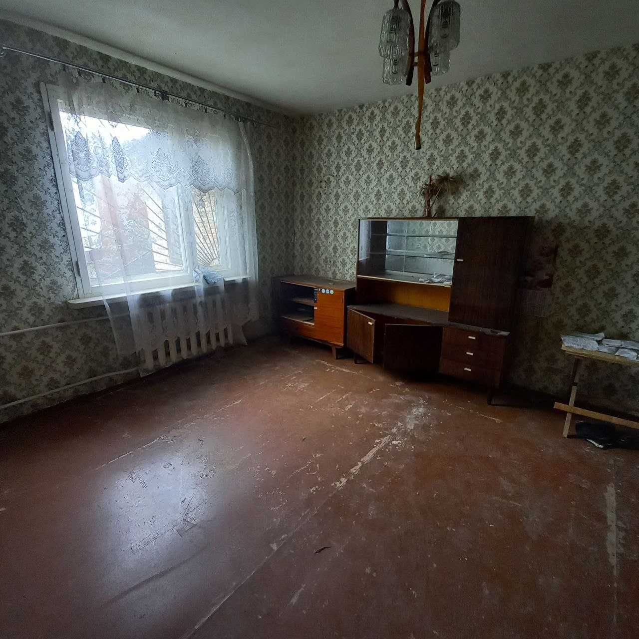 1 кімнатна квартира в ЖЕКовському будинку.