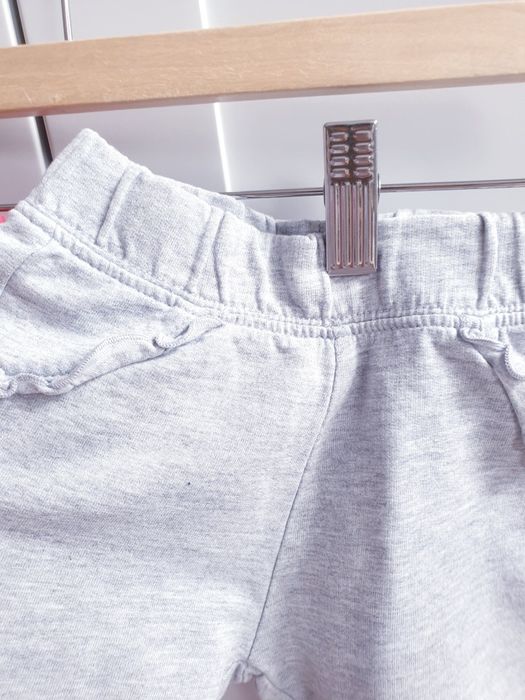 Spodnie dresowe spodenki C&A Baby Club 68 74 2 pary komplet