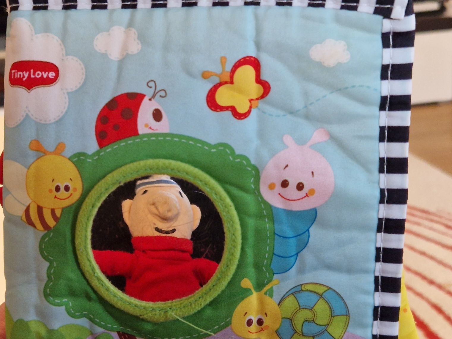 książeczka intreaktywna TinyLove