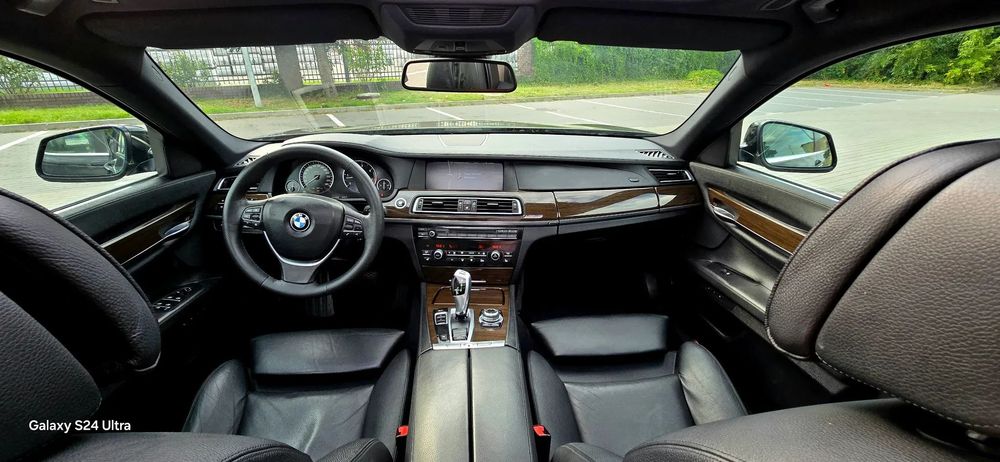 BMW Seria 7 730D Bardzo bogato wyposażona.  Polecam.