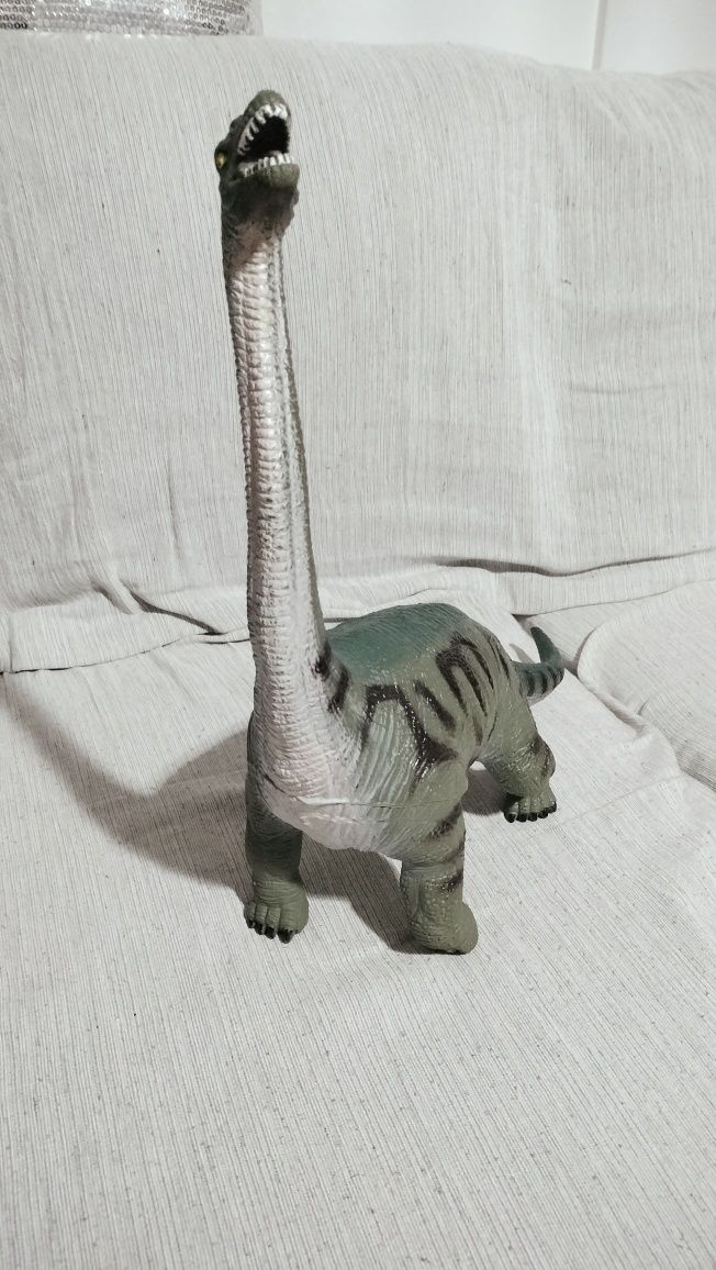 Dinossauro com som
