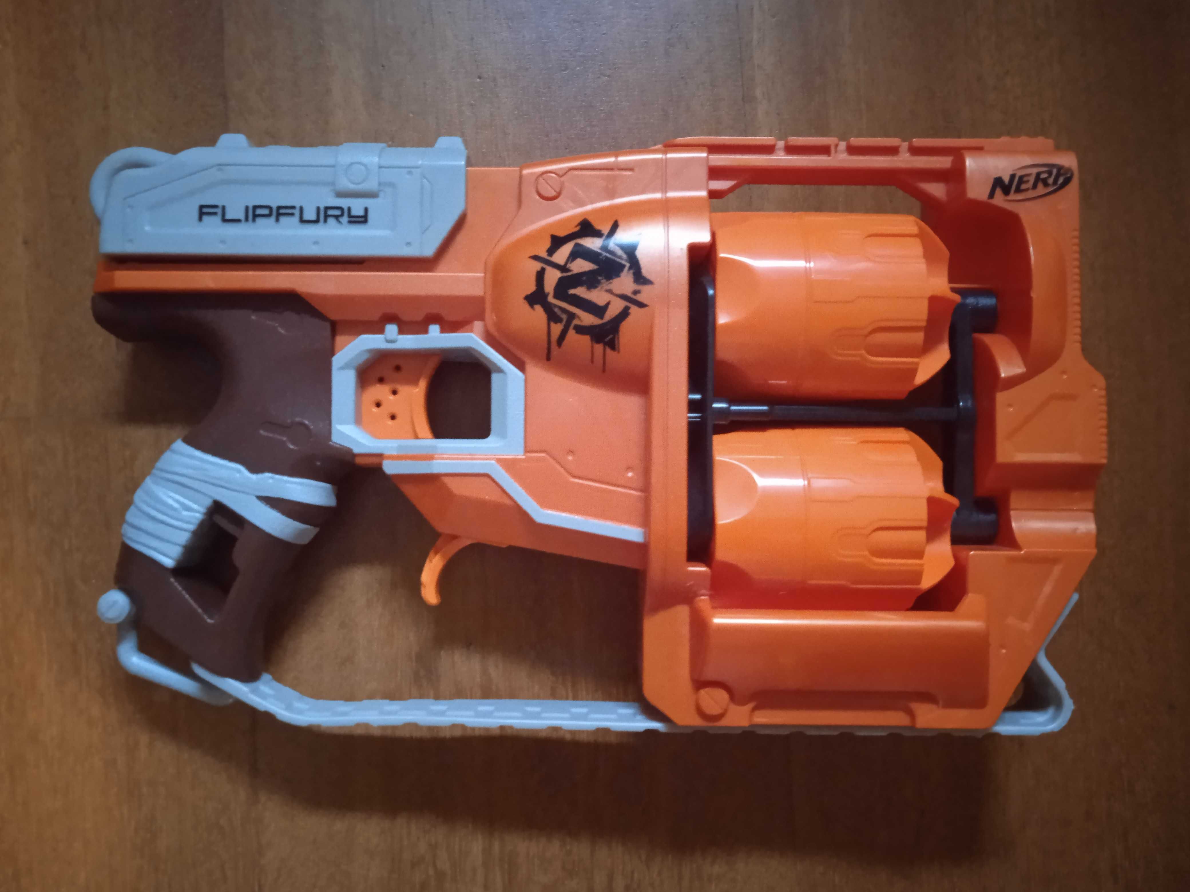 Nerf Zombie e Firestrike como novas