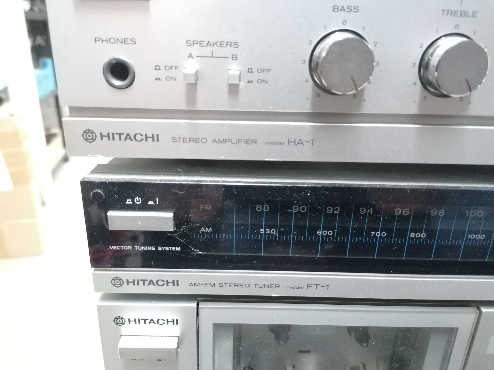 Wieża Hitachi 80 lata.