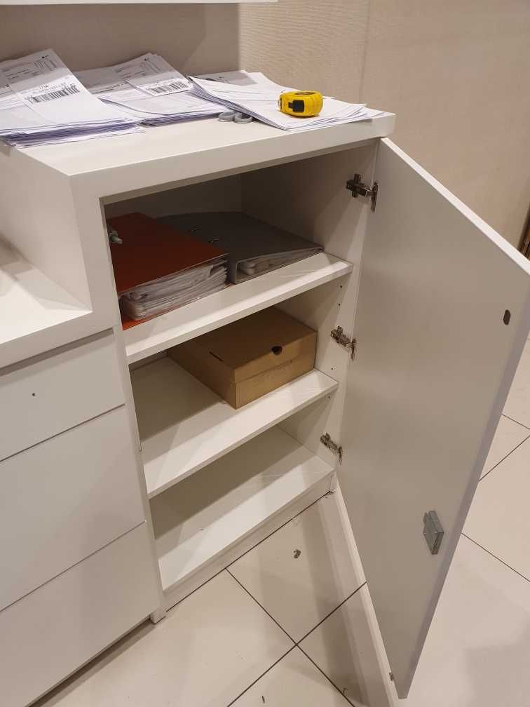 komoda długa duża biała z szufladami do piwnicy warsztatu sklepu 392cm