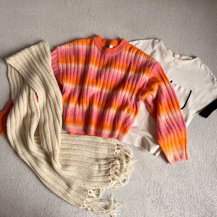 ЛОТ радужный яркий свитер, шарф