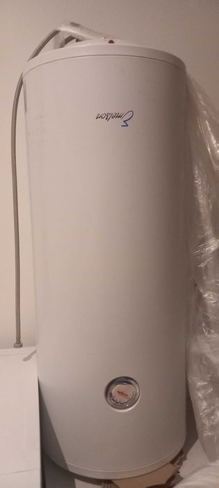 Termoacumulador 100 lt com 3 anos de uso em bom estado. Motivo obras