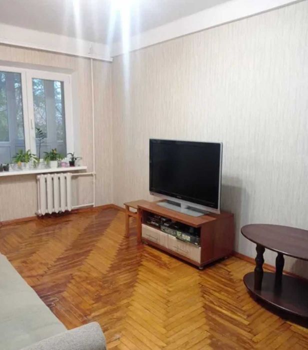 Продается 4-х комн. квартира по ул. Украинская, дом возле Проспекта