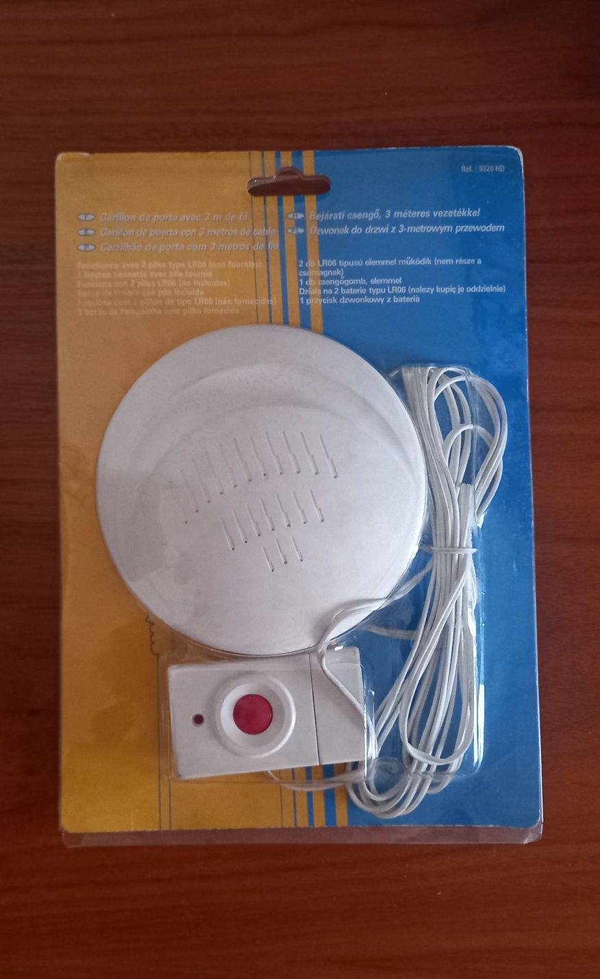 Campainha de porta com fio. Leva 2 pilhas no modulo maior.